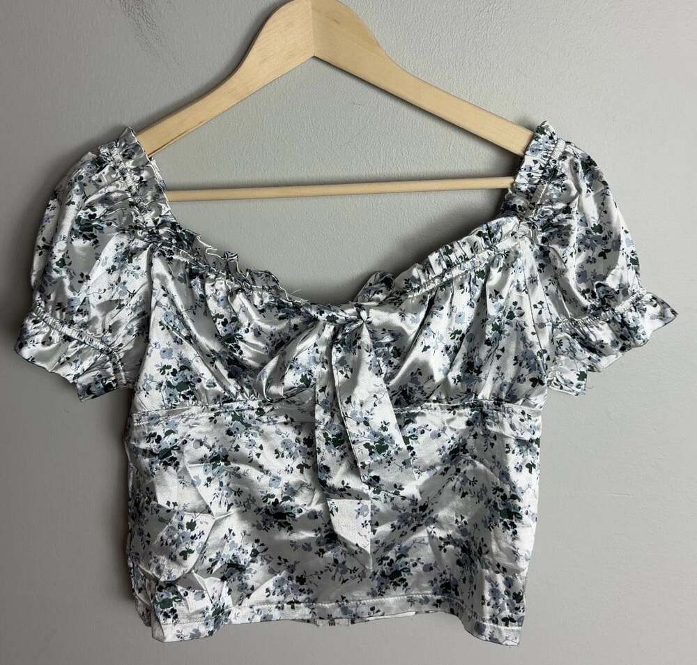 PrettyLittleThing Floral Satin Crop Top Puff Sleeve Tie Front Blouse Women’s